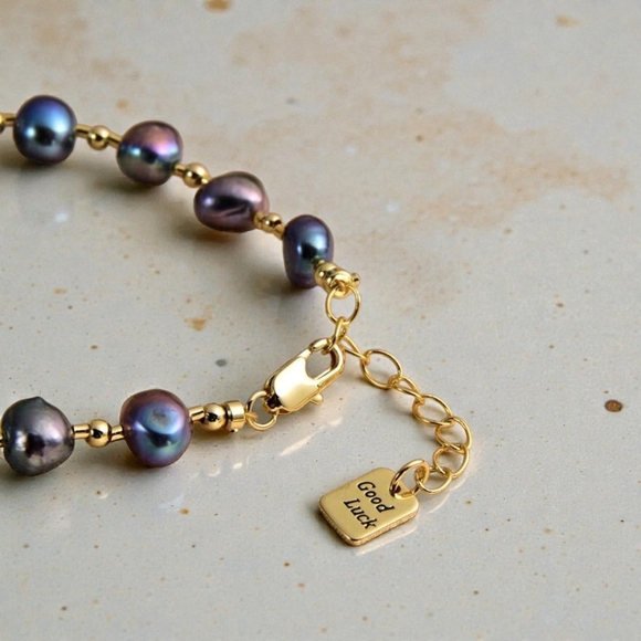 Cultured pearl bracelet; peacock blue pearls - Picture 4 of 7